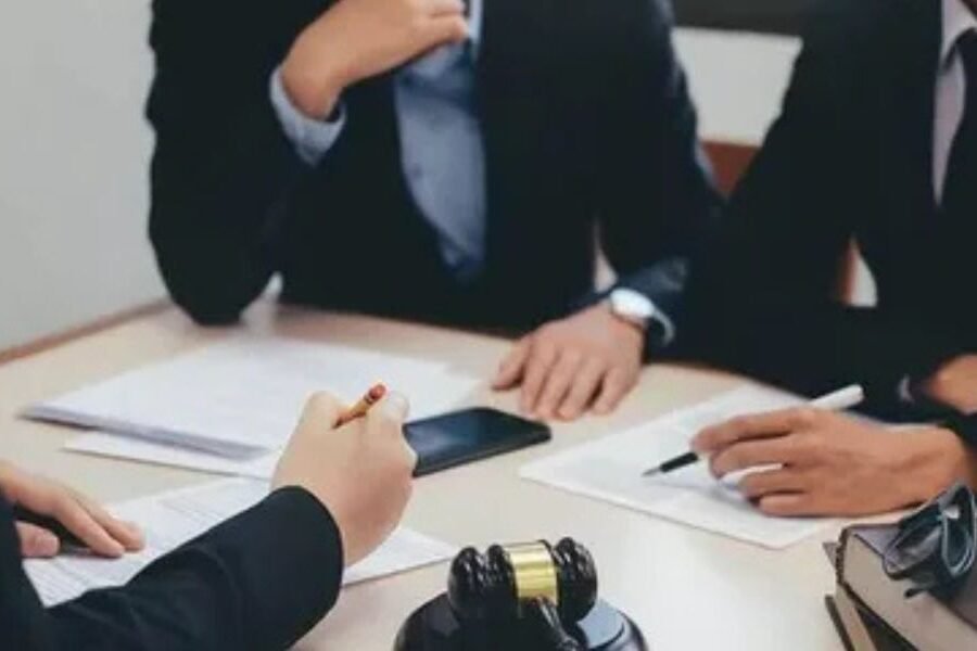 Visual Identity as Legal Credibility on High-Performing Attorney Websites